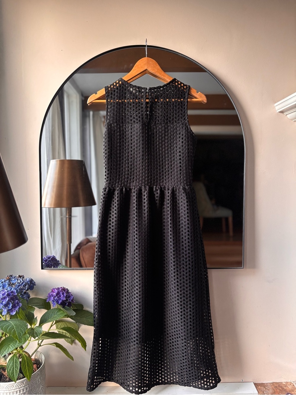 H&M | eyelet sleeveless dress | size 6 - Picture 4 of 5